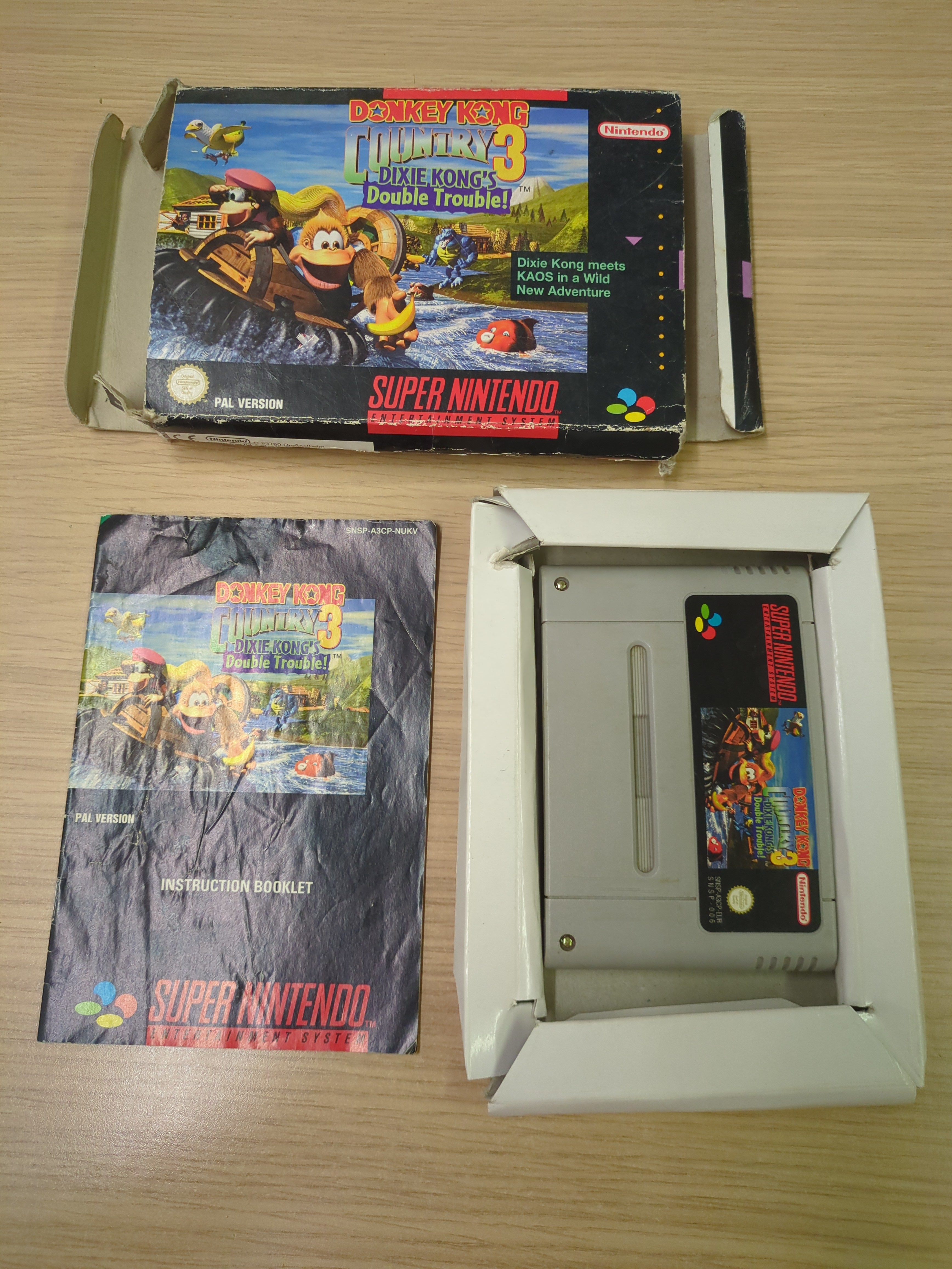 Donkey Kong Country 3 Dixie Kong's Double Trouble Super Nintendo SNES game Donkey Kong Country 3 Dixie Kong's Double Trouble Super Nintendo SNES game